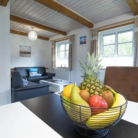 Robbe, Grosszuegige Doppelhaushaelfte Fuer Bis Zu 4 Personen Mit Garten Und Sauna, Hunde Erlaubt Holiday home