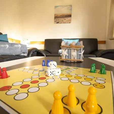 Ferienhaus Robbe, Grosszuegige Doppelhaushaelfte Fuer Bis Zu 4 Personen Mit Garten Und Sauna, Hunde Erlaubt *